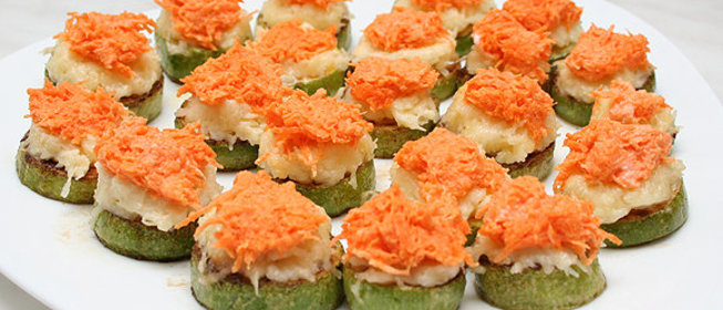 Кабачки с сыром и морковью