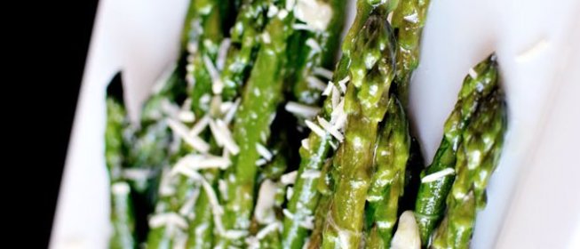Спаржа с сыром
