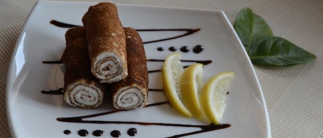 Блинные рулетики с творожно-лимонным кремом