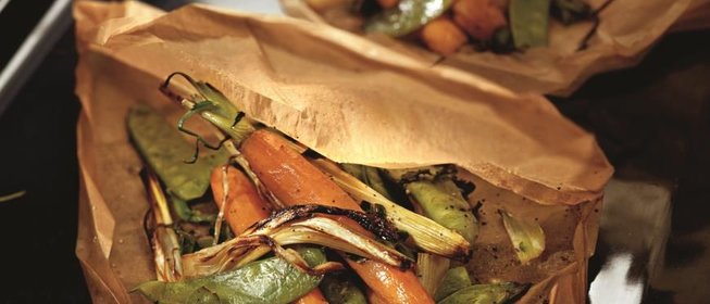 Овощи, запеченные в пергаменте