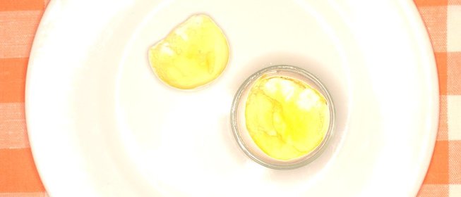 Болтунья в скорлупе