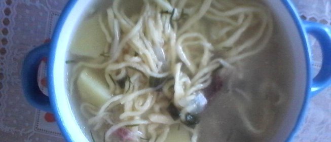 Куриный суп с домашней яичной лапшой