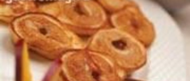 Оладьи из абрикосов с подливкой из манго с корицей