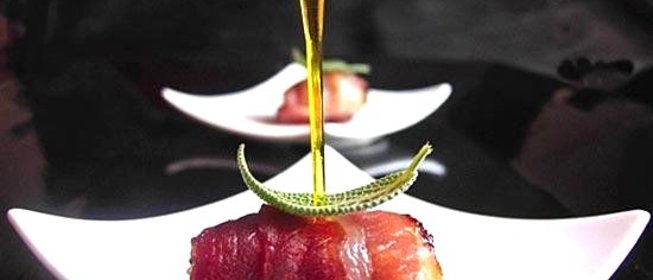 Финики с миндалем и беконом