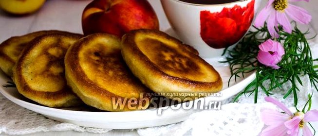 Оладьи на рисовой муке с фруктами