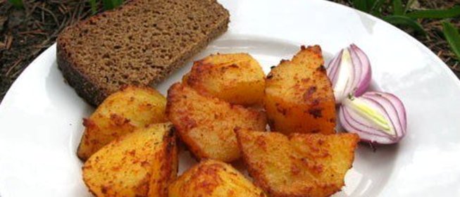 Картошка в паприке на мангале