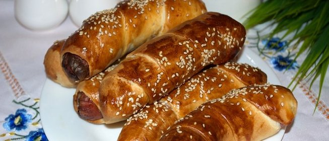 Сосиски в тесте из дрожжевого теста