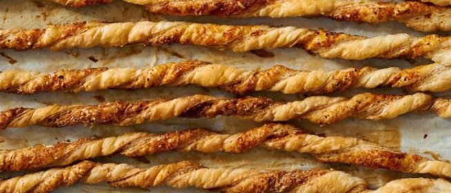 Домашняя сырная соломка