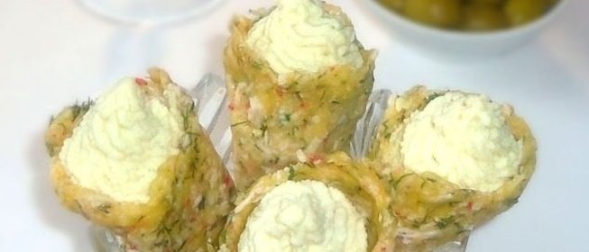 Сырно-крабовые рожки с яичным паштетом