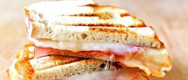 Тосты с ветчиной и сыром