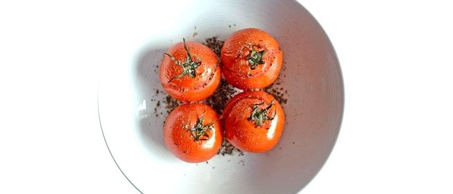 Печеные помидоры с прованскими травами