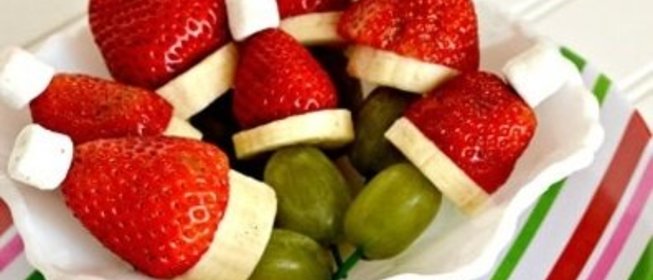 Фруктовые канапе новогодние