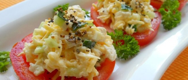 Закуска Салат на помидорах