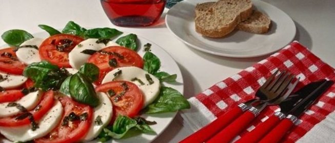 Помидоры с сыром моцарелла