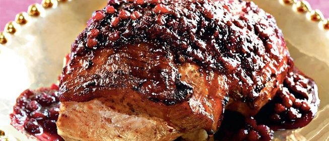 Свинина с брусникой