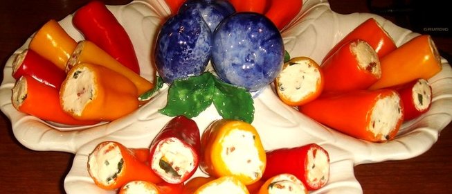 Перец с чесночной начинкой