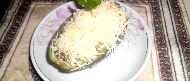 Закуска из авокадо с семгой