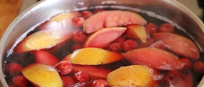 Компот из вишни и яблок на зиму