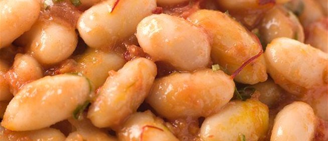 Фасоль каннеллини с чесноком и шалфеем