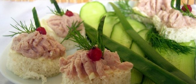 Канапе с паштетом