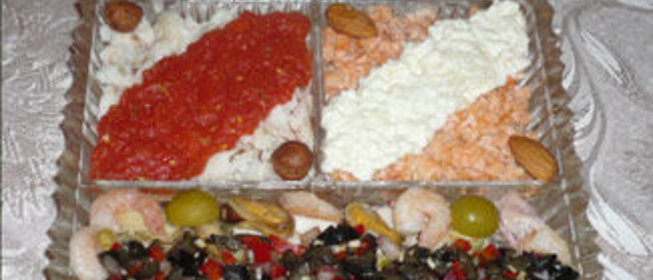 Закуска Испанское трио (сальпикон из морепродуктов и эскабече из белой и красной рыбы)