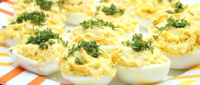 Фаршированные яйца с сыром