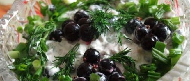 Сельдь с чёрной смородиной