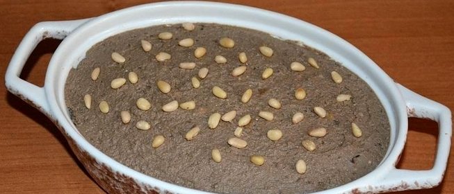 Паштет из куриной печени с кедровыми орешками