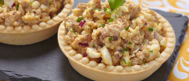 Тарталетки с печенью трески