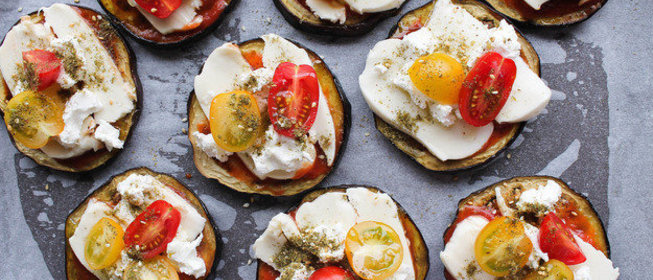 Баклажаны с моцареллой и помидорами черри