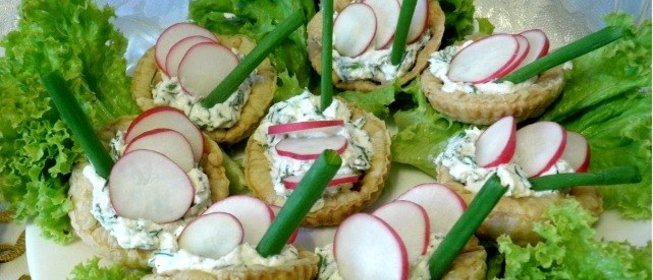 Тарталетки с творогом и зеленью