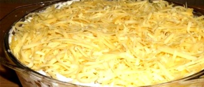 Грибной салат с курицей