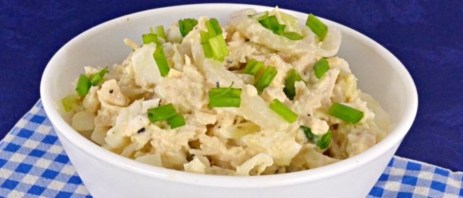 Салат с курицей и кальмарами