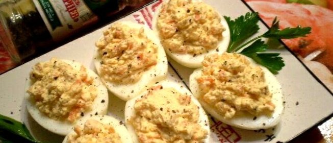 Яйца фаршированные морковью по-корейски