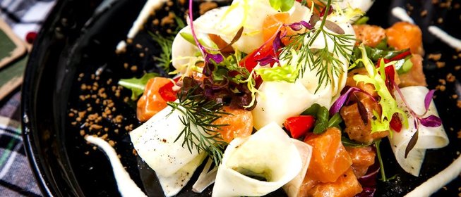 Крудите из лосося с корнем сельдерея