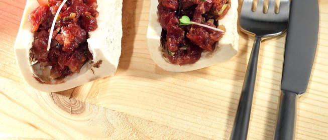 Тартар из говядины с тройной картошкой