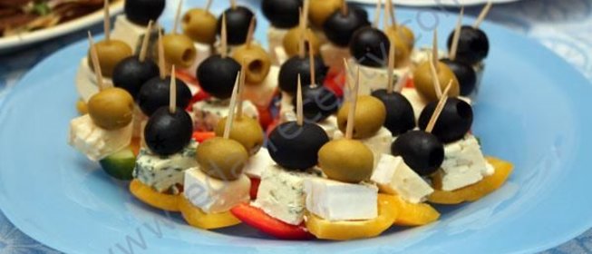 Закуски на шпажках