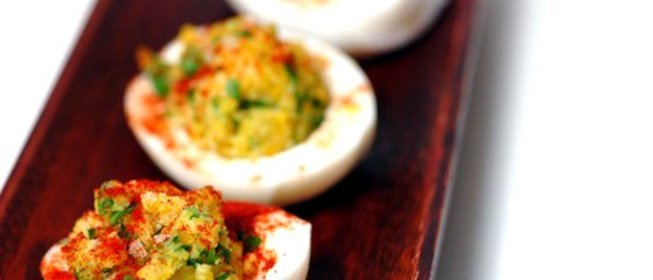 Фаршированные яйца с гуакамоле