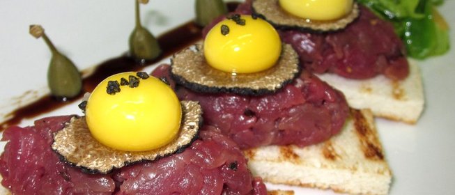 Карне круда по‑уральски (Тартар с трюфелями)