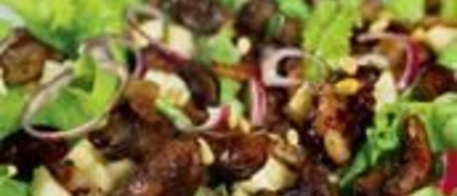 Перигорский салат с куриной печенкой