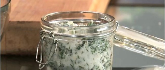 Сало с зеленью и чесноком