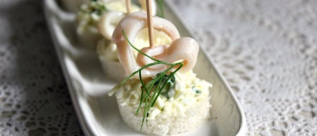 Канапе с кальмаром