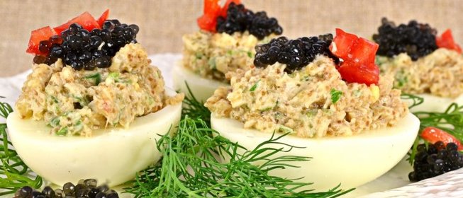 Яйца фаршированные селедочной икрой