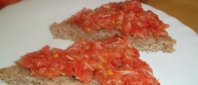 Закуска из помидоров и хрена