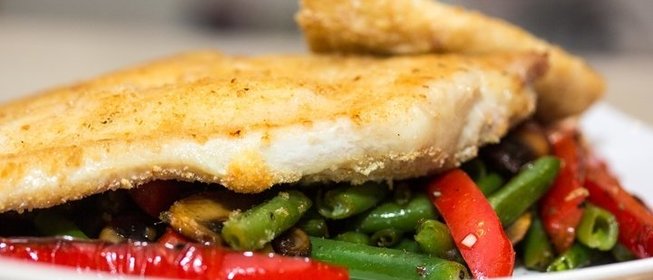 Салат-коктейль с ветчиной и сыром