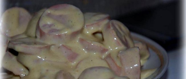 Сосиски с горчично-майонезной заправкой