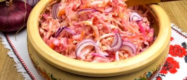 Острая квашеная капуста со свёклой