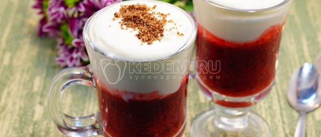 Брусничный смузи со сливками