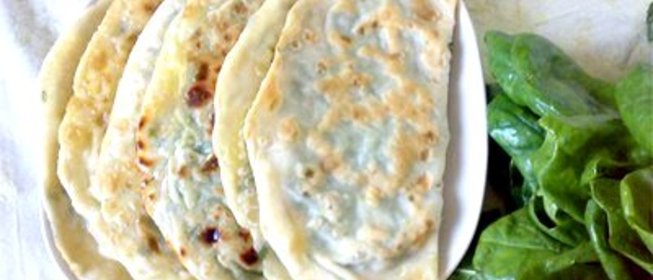 Кутабы с зеленью и луком