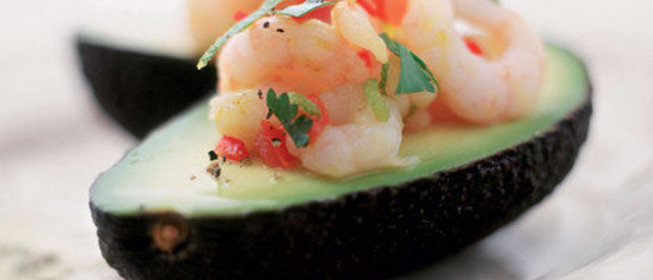 Авокадо с пикантными креветками